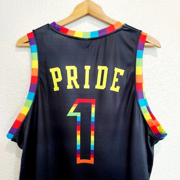Lakers Rainbow Pride Jersey Size XL - Picture 6 of 9
